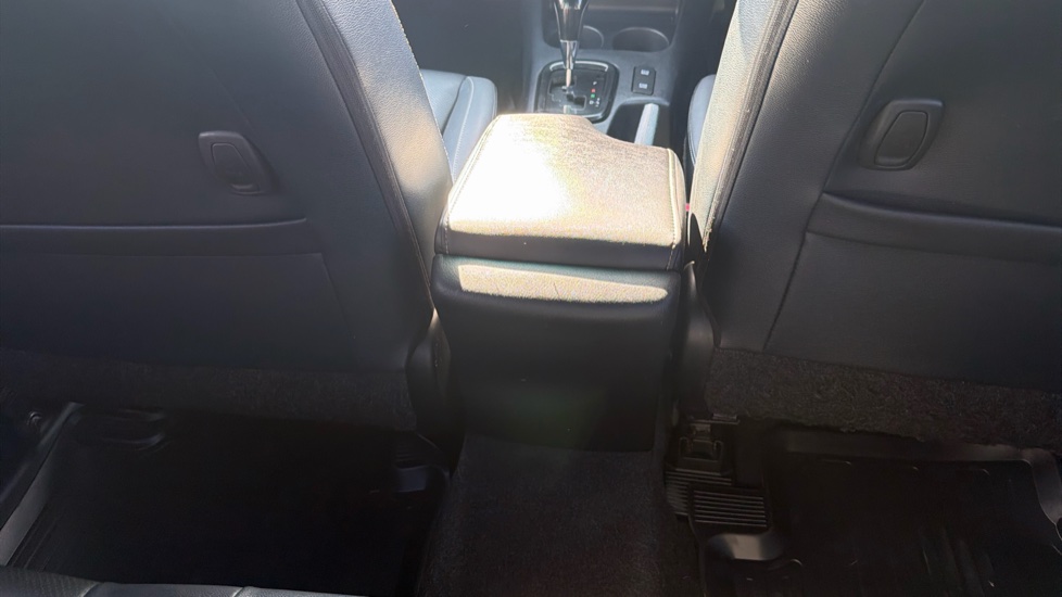 Toyota Hilux Diesel Invincible X D/Cab Pick Up 2.8 D-4D Auto - Image 19
