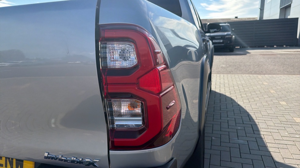 Toyota Hilux Diesel Invincible X D/Cab Pick Up 2.8 D-4D Auto - Image 21