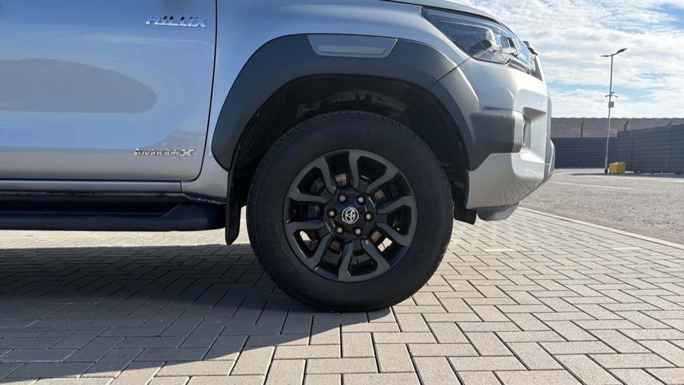 Toyota Hilux Diesel Invincible X D/Cab Pick Up 2.8 D-4D Auto - Image 25