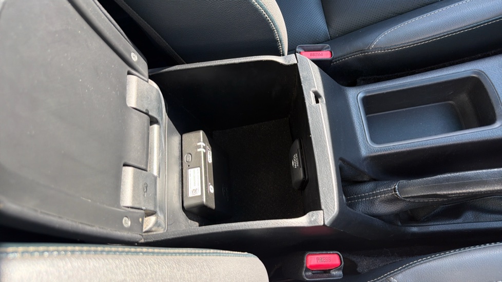 Toyota Hilux Diesel Invincible X D/Cab Pick Up 2.8 D-4D Auto - Image 43