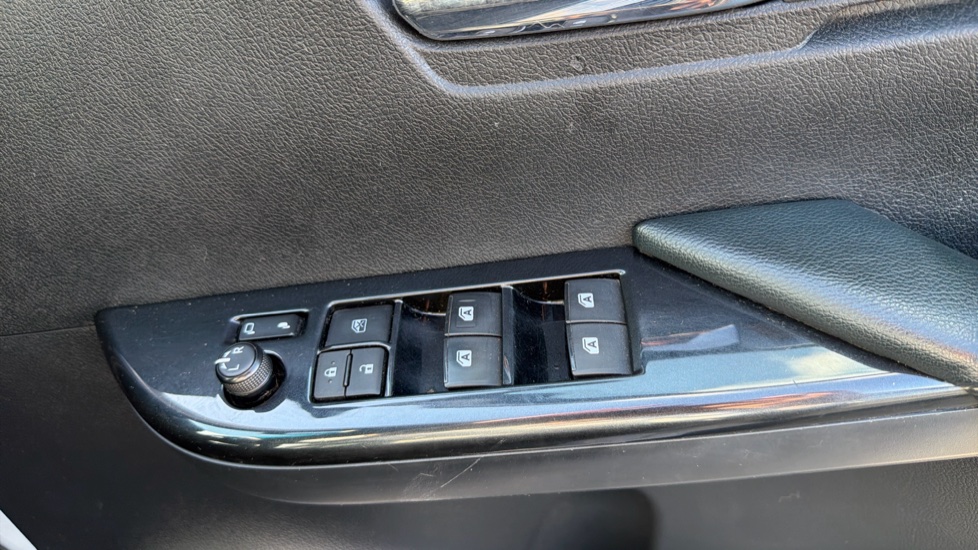 Toyota Hilux Diesel Invincible X D/Cab Pick Up 2.8 D-4D Auto - Image 45