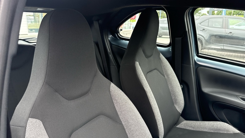 Toyota Aygo X 1.0 VVT-i Pure 5dr Auto Petrol Hatchback - Image 17