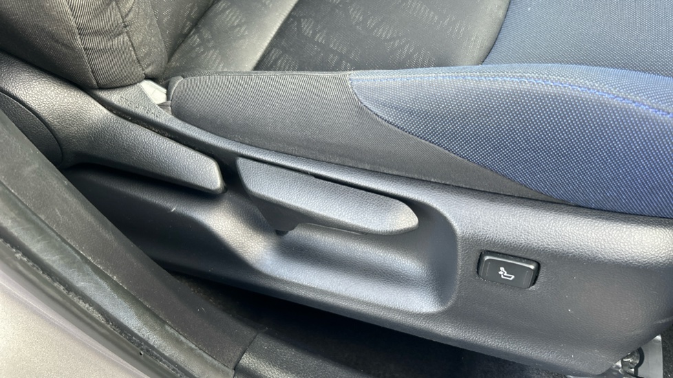 Toyota C-HR 1.2T Dynamic 5dr Petrol Hatchback - Image 17