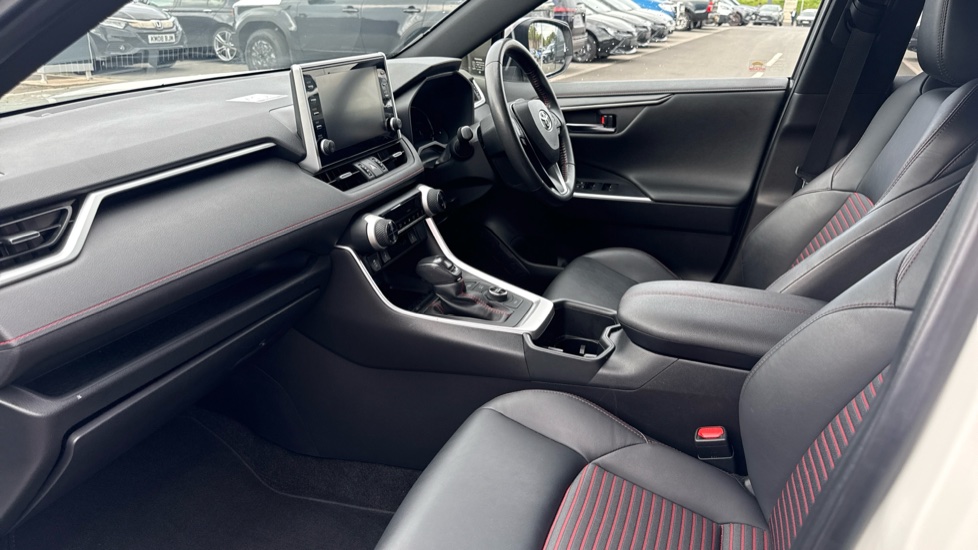 Toyota RAV4 2.5 PHEV Dynamic 5dr CVT Estate - Image 5