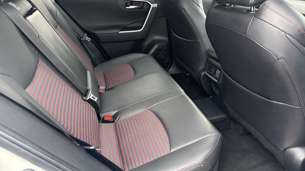 Toyota RAV4 2.5 PHEV Dynamic 5dr CVT Estate - Image 8