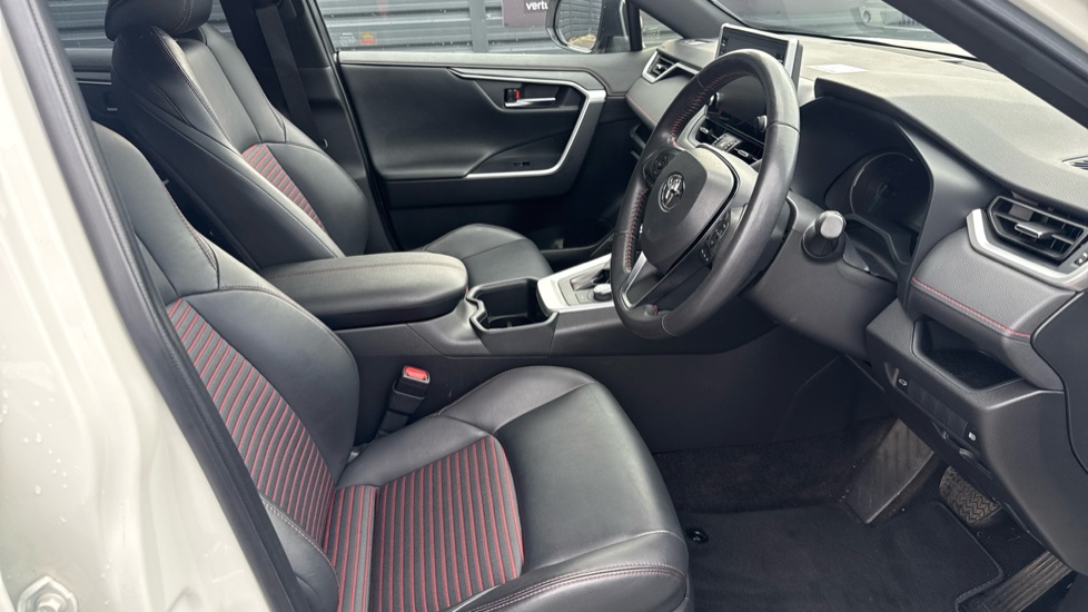 Toyota RAV4 2.5 PHEV Dynamic 5dr CVT Estate - Image 12