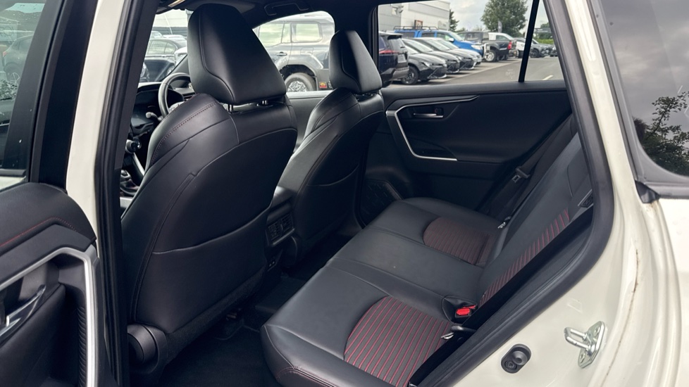 Toyota RAV4 2.5 PHEV Dynamic 5dr CVT Estate - Image 15