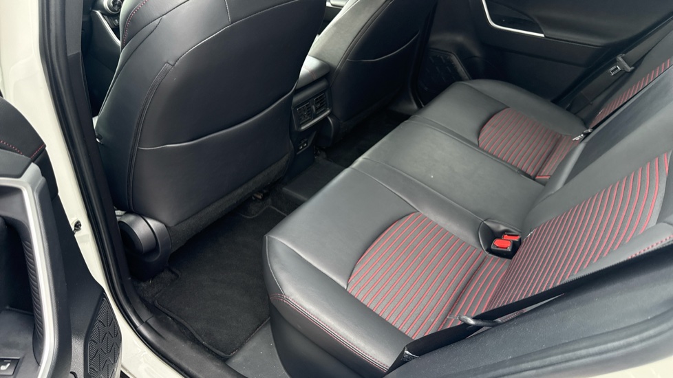 Toyota RAV4 2.5 PHEV Dynamic 5dr CVT Estate - Image 17