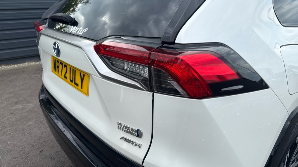 Toyota RAV4 2.5 PHEV Dynamic 5dr CVT Estate - Image 21