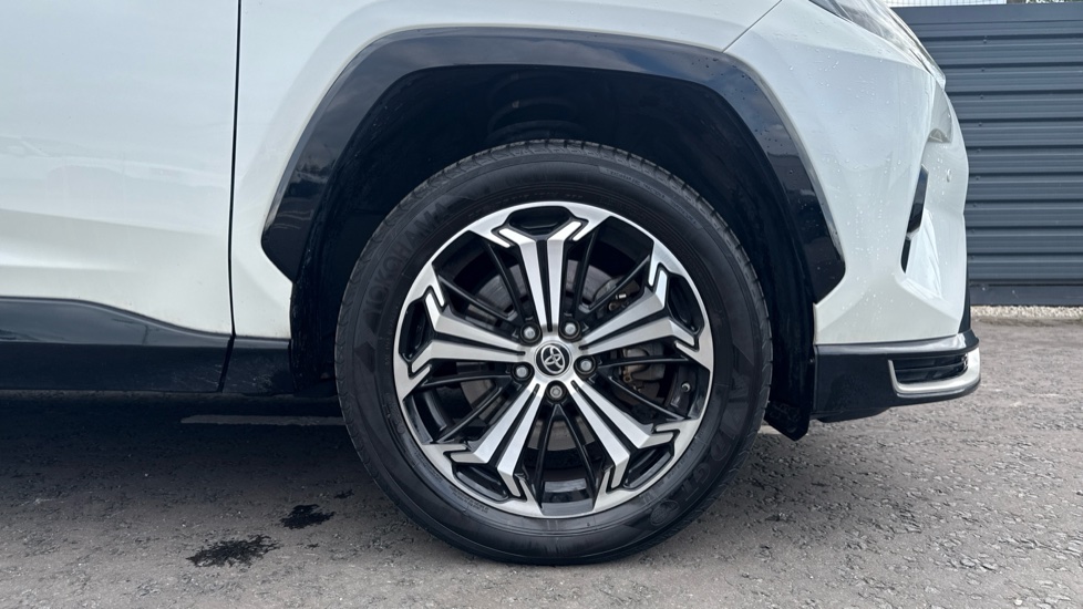 Toyota RAV4 2.5 PHEV Dynamic 5dr CVT Estate - Image 25