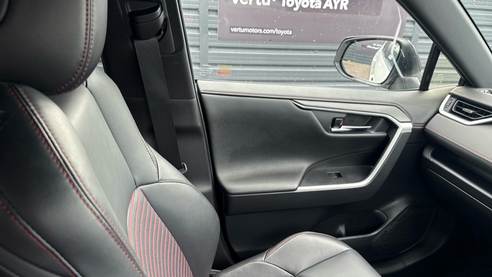 Toyota RAV4 2.5 PHEV Dynamic 5dr CVT Estate - Image 33