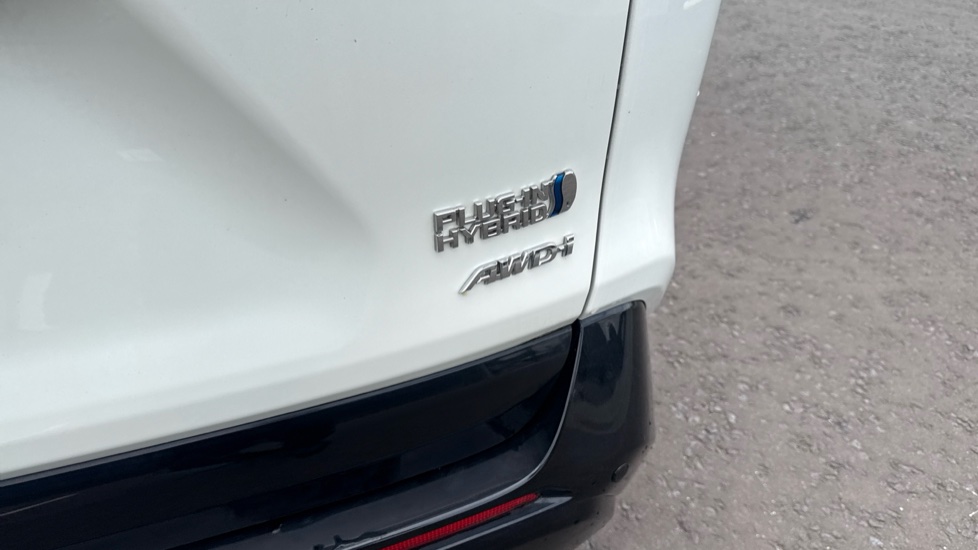 Toyota RAV4 2.5 PHEV Dynamic 5dr CVT Estate - Image 40