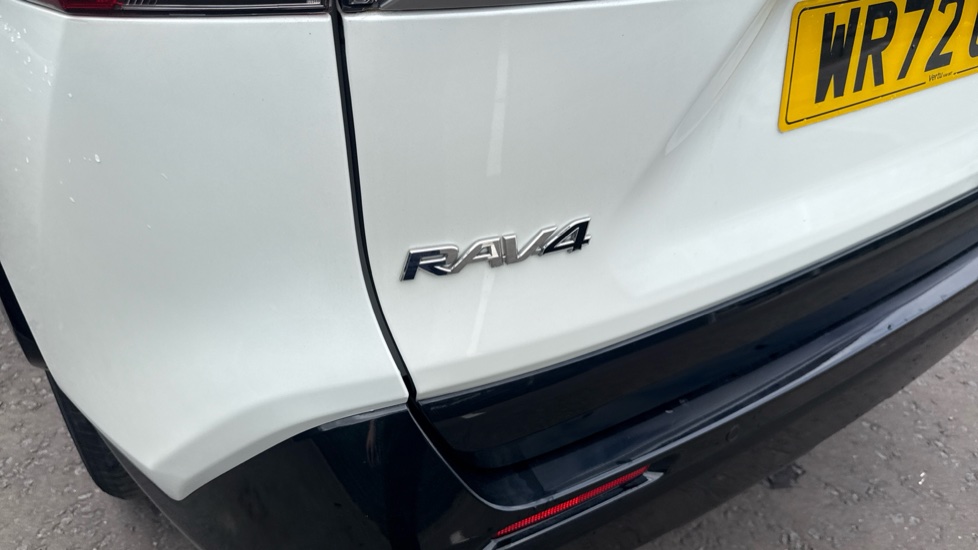 Toyota RAV4 2.5 PHEV Dynamic 5dr CVT Estate - Image 41