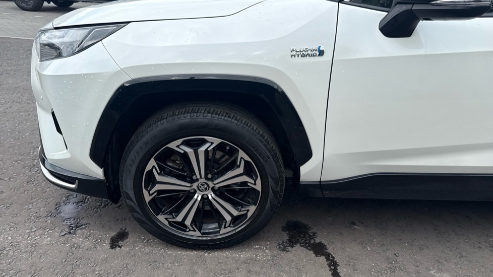 Toyota RAV4 2.5 PHEV Dynamic 5dr CVT Estate - Image 43