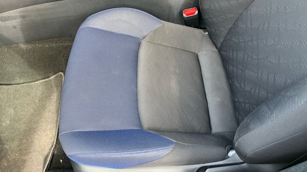 Toyota C-HR 1.2T Dynamic 5dr Petrol Hatchback - Image 17