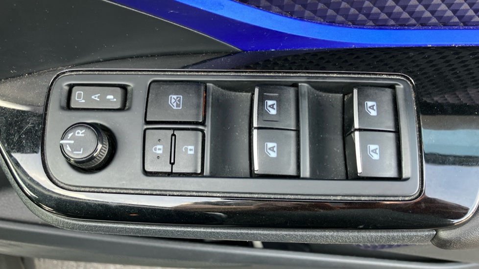 Toyota C-HR 1.2T Dynamic 5dr Petrol Hatchback - Image 31
