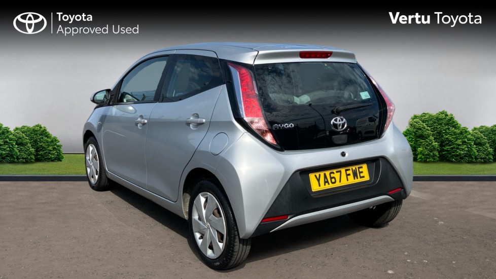 Toyota Aygo 1.0 VVT-i X-Play 5dr Petrol Hatchback - Image 4