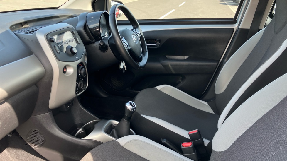 Toyota Aygo 1.0 VVT-i X-Play 5dr Petrol Hatchback - Image 5