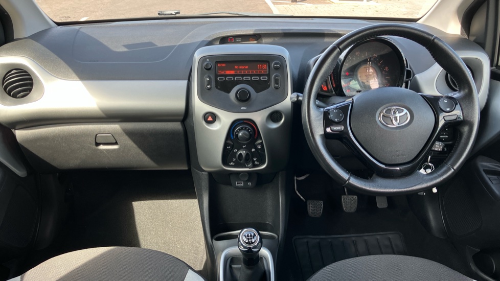 Toyota Aygo 1.0 VVT-i X-Play 5dr Petrol Hatchback - Image 6