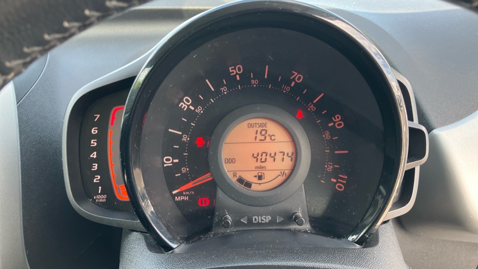Toyota Aygo 1.0 VVT-i X-Play 5dr Petrol Hatchback - Image 11