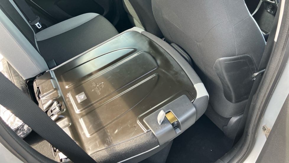 Toyota Aygo 1.0 VVT-i X-Play 5dr Petrol Hatchback - Image 18