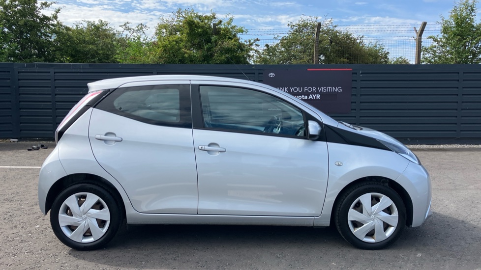Toyota Aygo 1.0 VVT-i X-Play 5dr Petrol Hatchback - Image 23
