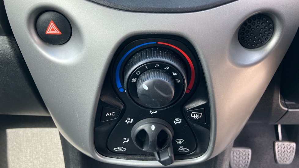 Toyota Aygo 1.0 VVT-i X-Play 5dr Petrol Hatchback - Image 29