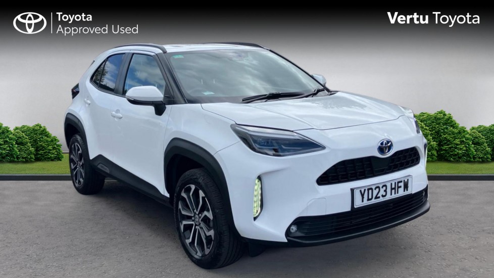 Toyota Yaris Cross 1.5 Hybrid Design 5dr CVT Hybrid Estate - Image 1