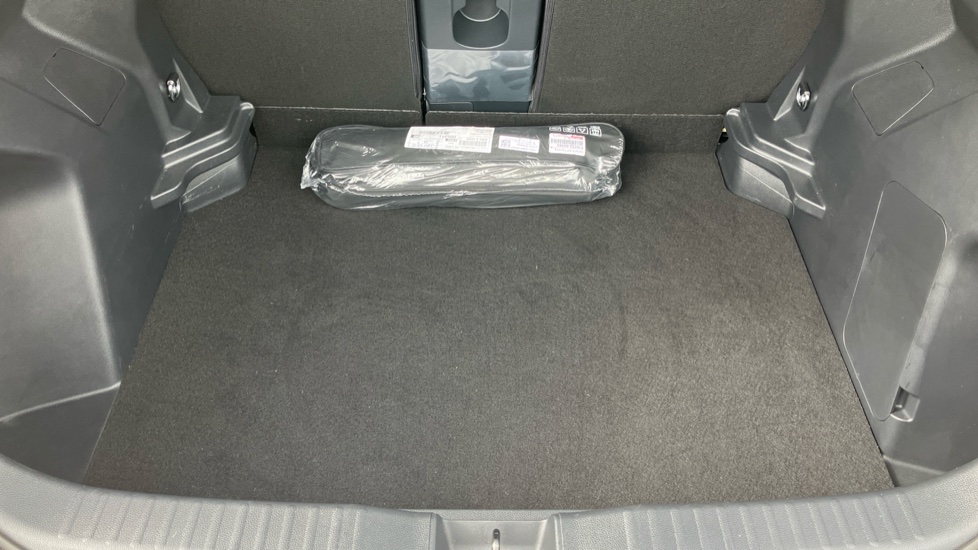 Toyota Yaris Cross 1.5 Hybrid Design 5dr CVT Hybrid Estate - Image 13