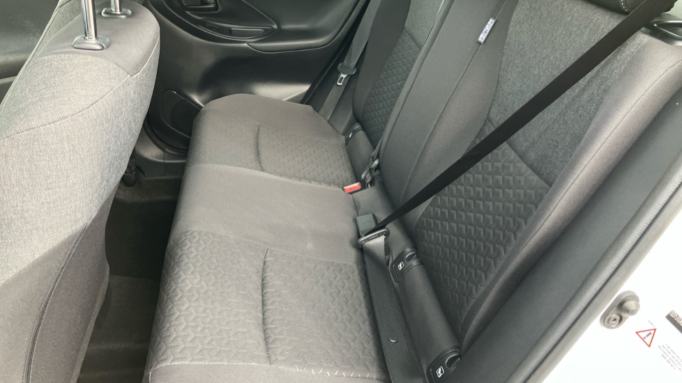 Toyota Yaris Cross 1.5 Hybrid Design 5dr CVT Hybrid Estate - Image 15