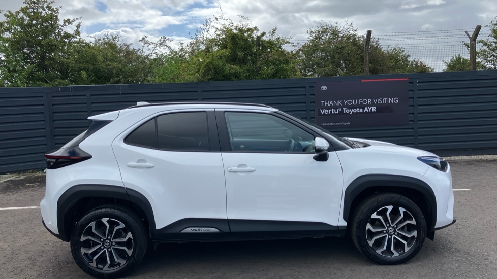 Toyota Yaris Cross 1.5 Hybrid Design 5dr CVT Hybrid Estate - Image 23