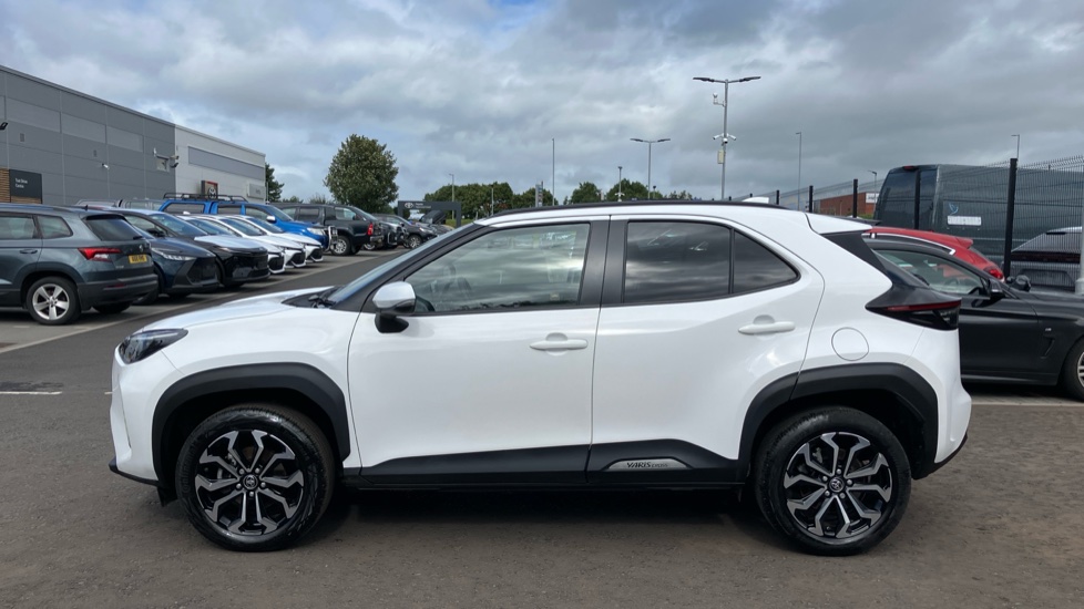 Toyota Yaris Cross 1.5 Hybrid Design 5dr CVT Hybrid Estate - Image 24