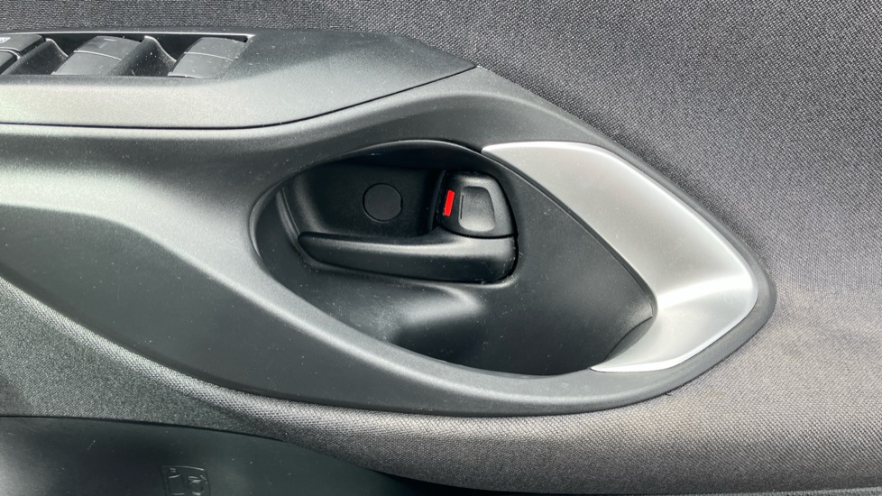 Toyota Yaris Cross 1.5 Hybrid Design 5dr CVT Hybrid Estate - Image 32