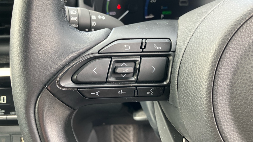 Toyota Yaris Cross 1.5 Hybrid Design 5dr CVT Hybrid Estate - Image 34