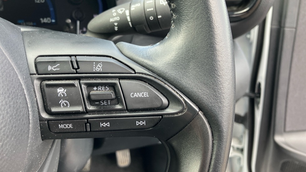 Toyota Yaris Cross 1.5 Hybrid Design 5dr CVT Hybrid Estate - Image 35