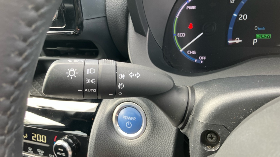 Toyota Yaris Cross 1.5 Hybrid Design 5dr CVT Hybrid Estate - Image 37