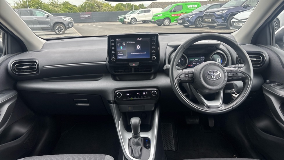 Toyota Yaris 1.5 Hybrid Design 5dr CVT Hybrid Hatchback - Image 6