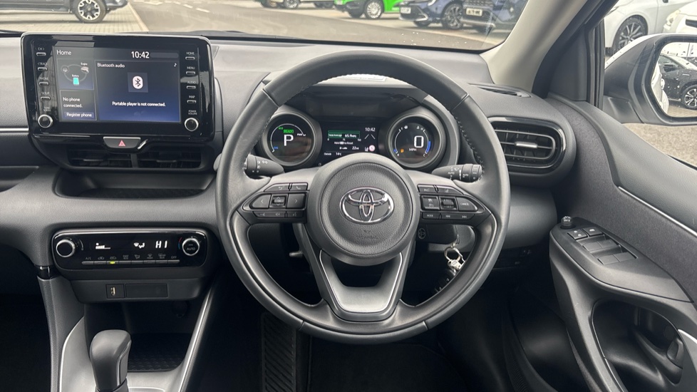 Toyota Yaris 1.5 Hybrid Design 5dr CVT Hybrid Hatchback - Image 7