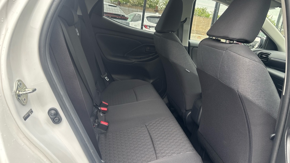 Toyota Yaris 1.5 Hybrid Design 5dr CVT Hybrid Hatchback - Image 8