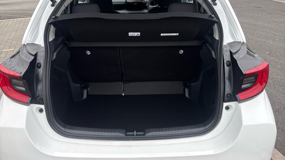 Toyota Yaris 1.5 Hybrid Design 5dr CVT Hybrid Hatchback - Image 13