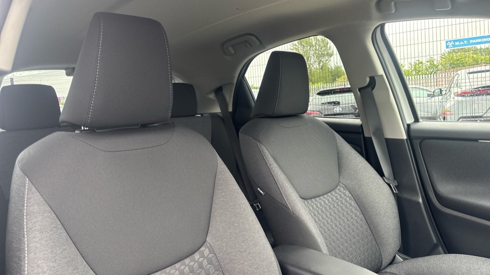 Toyota Yaris 1.5 Hybrid Design 5dr CVT Hybrid Hatchback - Image 19