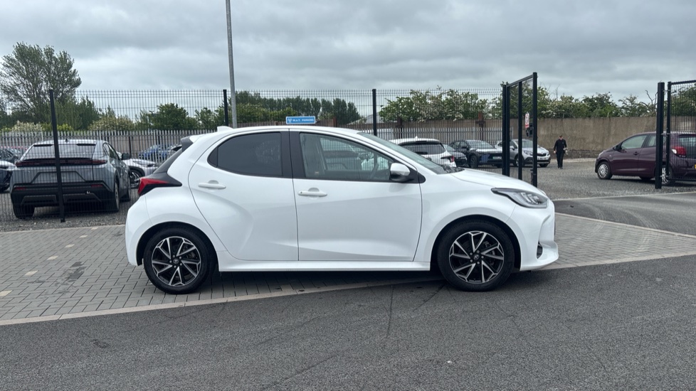 Toyota Yaris 1.5 Hybrid Design 5dr CVT Hybrid Hatchback - Image 23