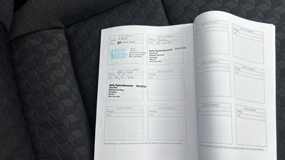 Toyota Yaris 1.5 Hybrid Design 5dr CVT Hybrid Hatchback - Image 27
