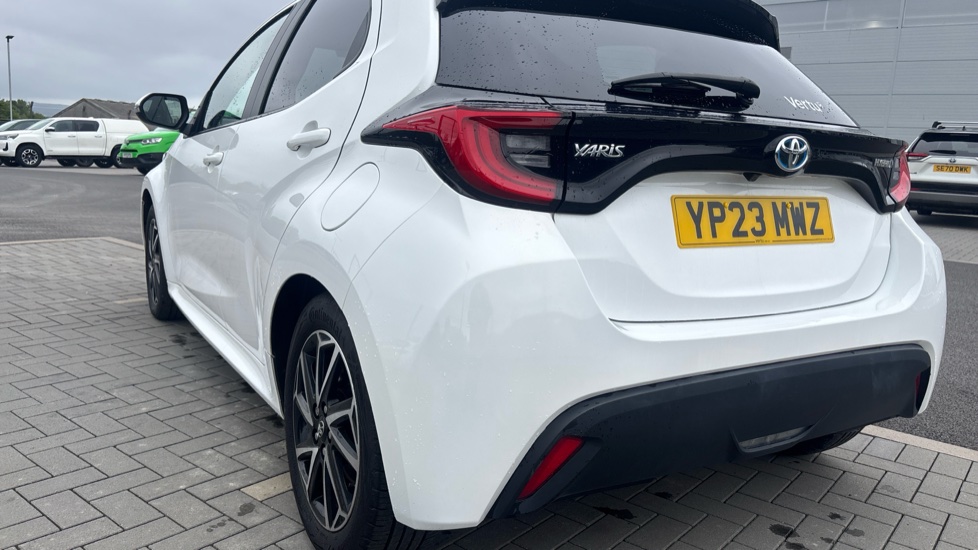 Toyota Yaris 1.5 Hybrid Design 5dr CVT Hybrid Hatchback - Image 34
