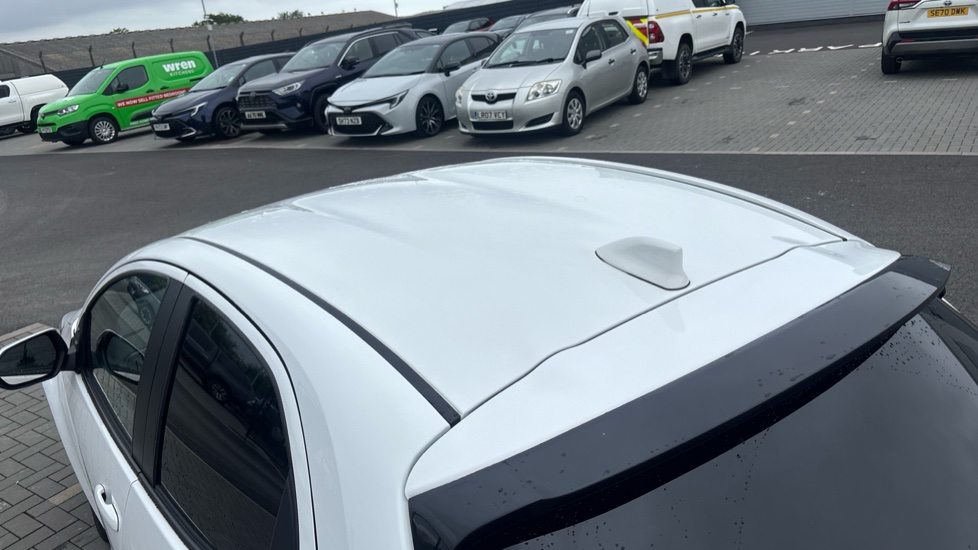 Toyota Yaris 1.5 Hybrid Design 5dr CVT Hybrid Hatchback - Image 36