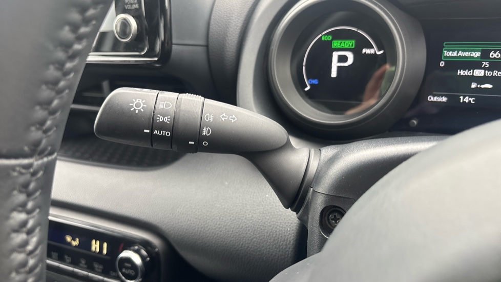 Toyota Yaris 1.5 Hybrid Design 5dr CVT Hybrid Hatchback - Image 37