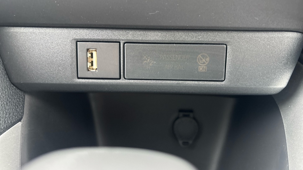 Toyota Yaris 1.5 Hybrid Design 5dr CVT Hybrid Hatchback - Image 42