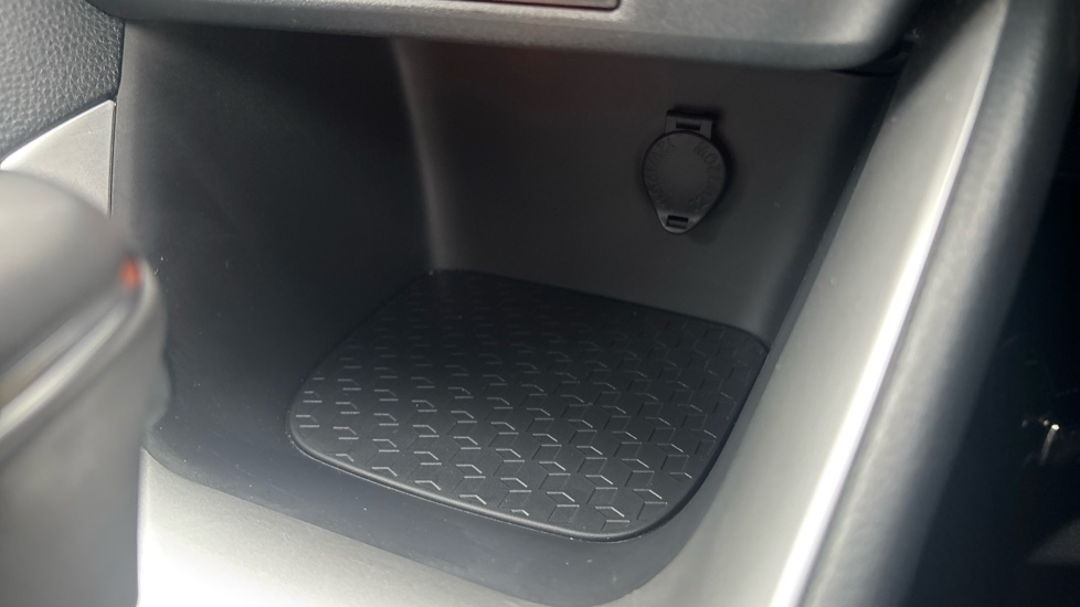 Toyota Yaris 1.5 Hybrid Design 5dr CVT Hybrid Hatchback - Image 43