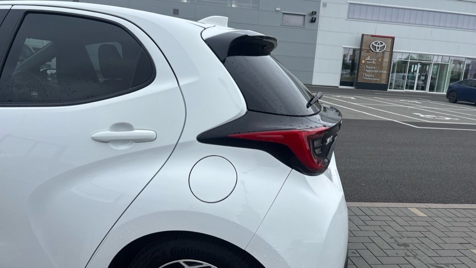 Toyota Yaris 1.5 Hybrid Design 5dr CVT Hybrid Hatchback - Image 48