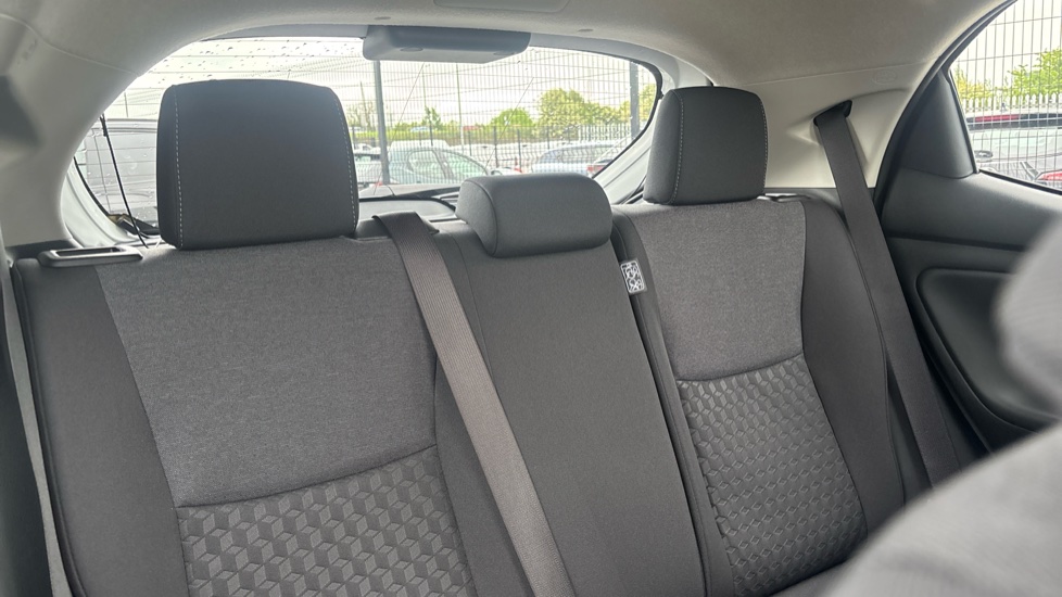Toyota Yaris 1.5 Hybrid Design 5dr CVT Hybrid Hatchback - Image 52